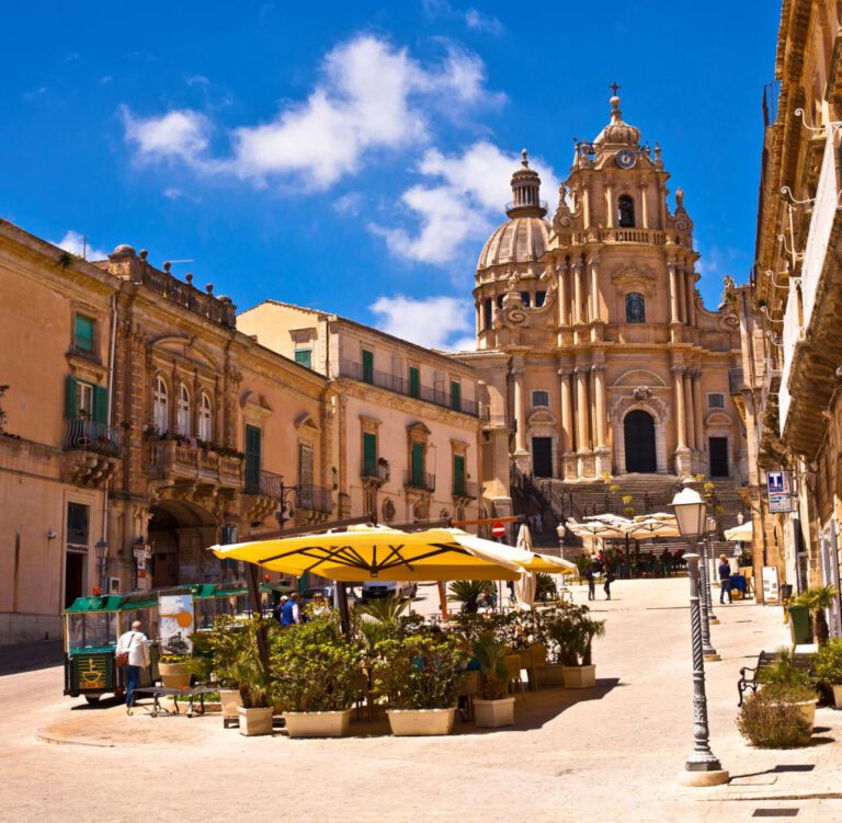Piazza-Duomo-in-Ragusa-Ibla